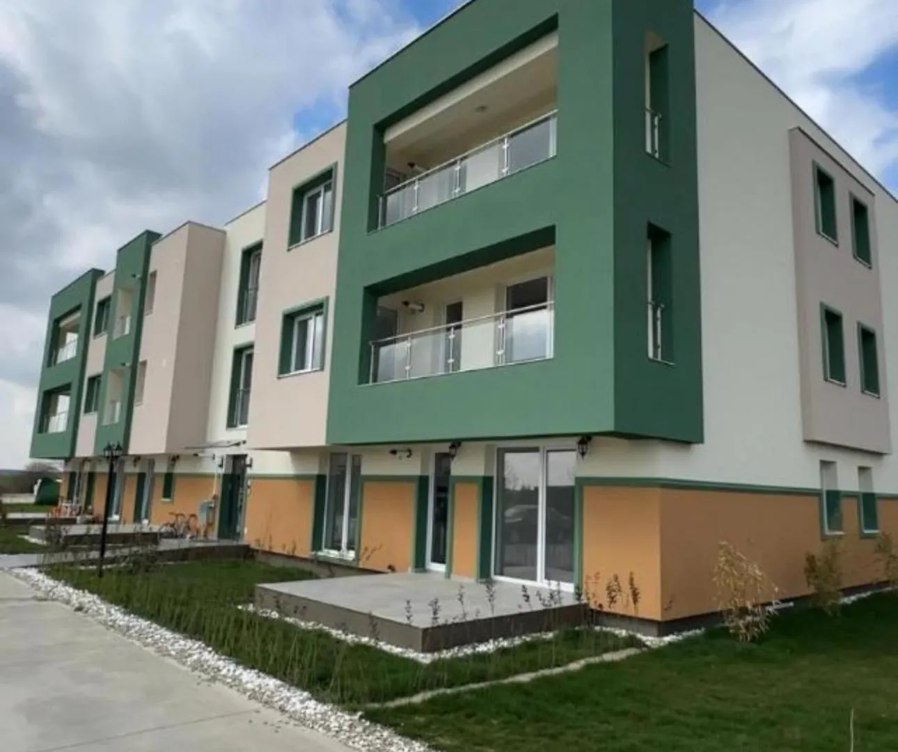 Apartment Libertatii Gardens Poolside Airport&Therme Otopeni