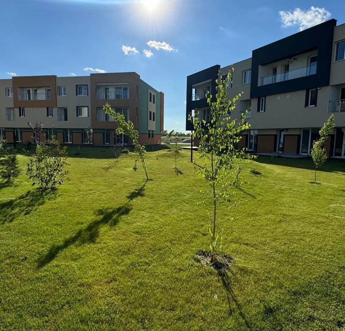 Libertatii Gardens Poolside Airport&Therme Otopeni